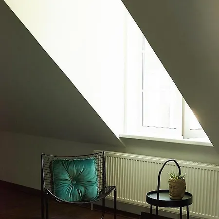 Greenhouse Apartment *